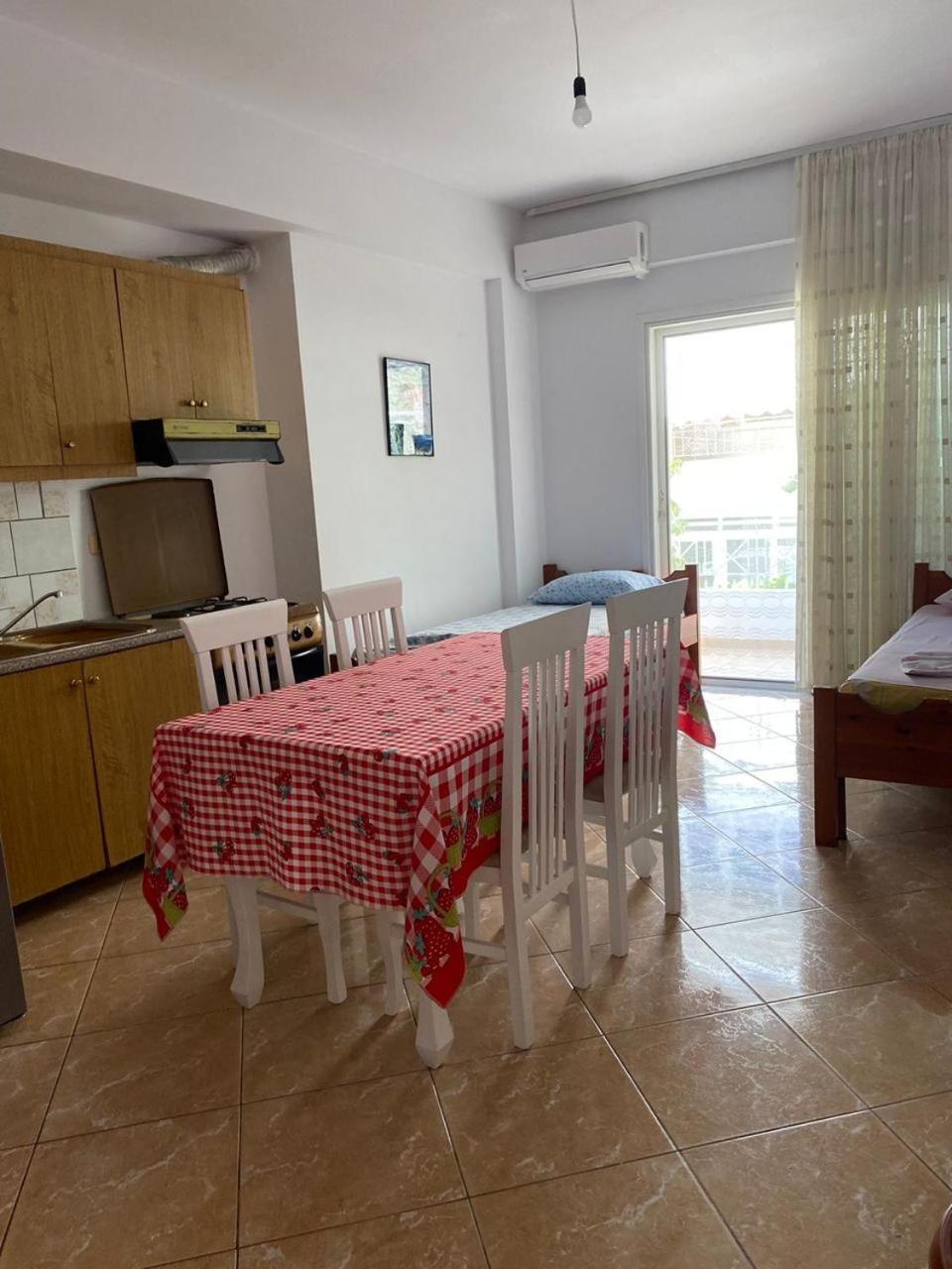 Tulipani Apartments Near Port Sarandë Eksteriør bilde